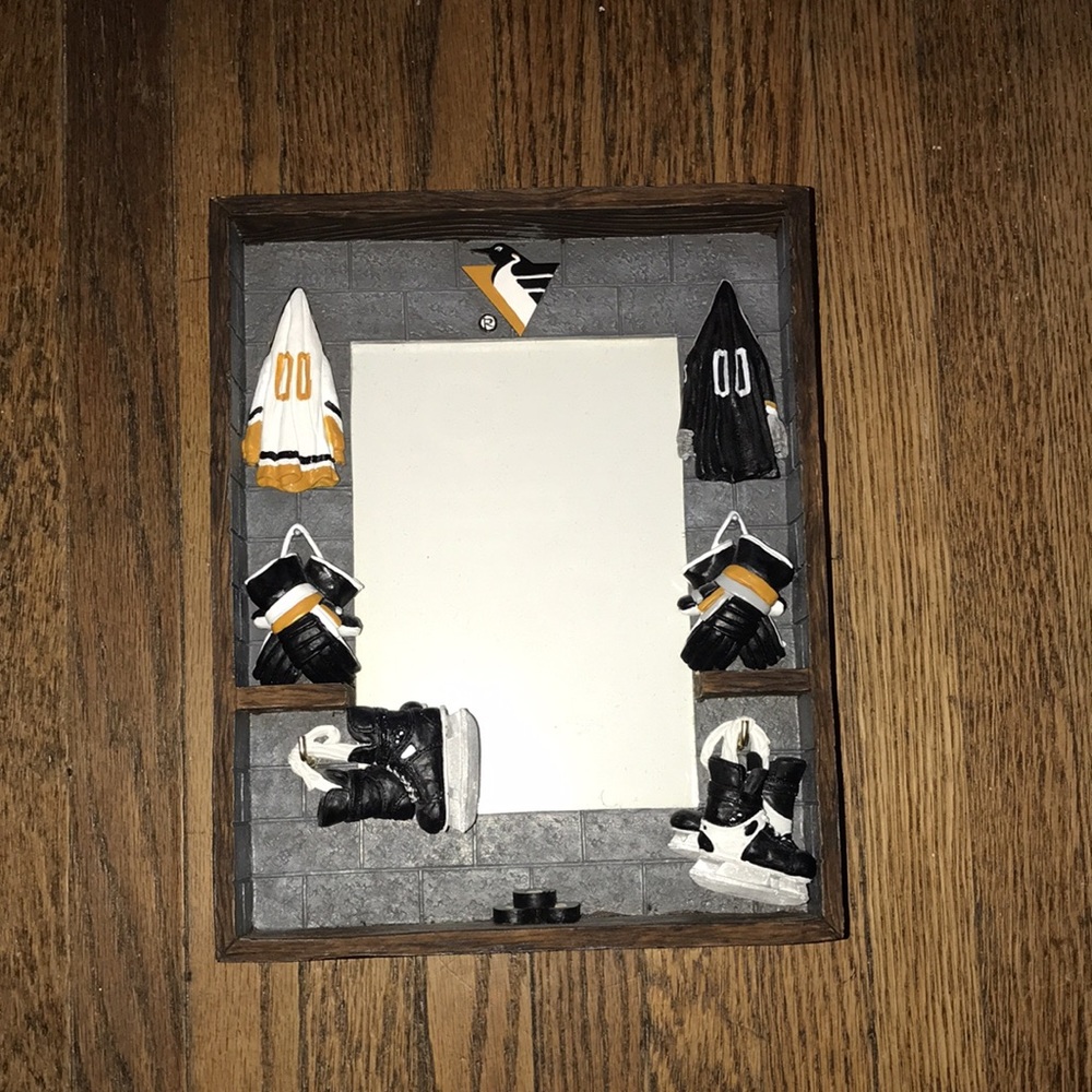 Pittsburgh Penguins wood/ceramic picture frame